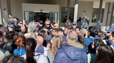 Ένταση και στο Νοσοκομείο Μυτιλήνης όταν έφτασε ο Άδωνις