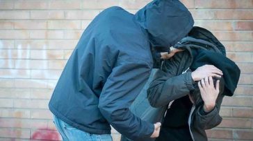 Επίθεση τεσσάρων ατόμων σε 19χρονο για… μια κοπέλα