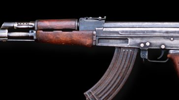 Καλάσνικοφ, όπλο με διόπτρα και σφαίρες εντοπίστηκαν στη λίμνη Μαραθώνα