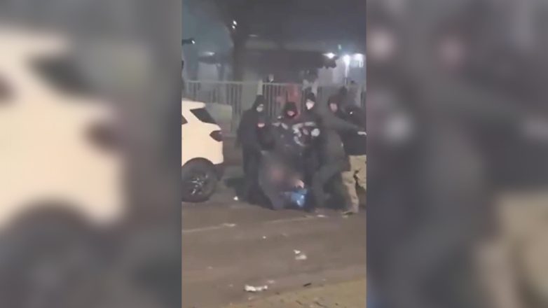 Bίαια επεισόδια στο Τορίνο: Χτύπησαν αστυνομικό με σφυρί Bίαια επεισόδια στο Τορίνο: Χτύπησαν αστυνομικό με σφυρί