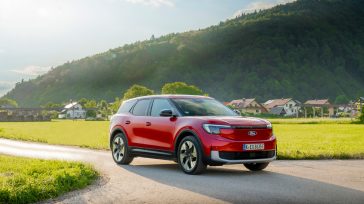 Ford Explorer: Τεράστιοι χώροι, 600χλμ. αυτονομίας, hi-tech καμπίνα και 8 χρόνια εγγύηση