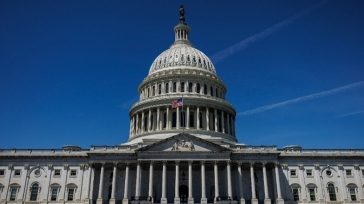 Η Βουλή των Αντιπροσώπων των ΗΠΑ αρνείται να περιορίσει τις εξουσίες του Τραμπ στον πόλεμο εναντίον του Ιράν