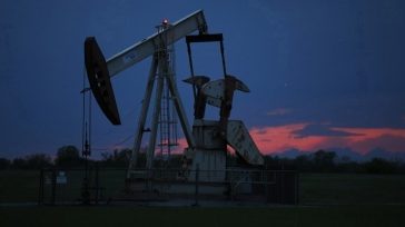 Το πετρέλαιο εκτοξεύεται πάνω από τα 118 δολάρια το βαρέλι