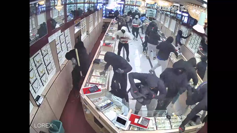 Κουκουλοφόροι άρπαξαν 1,7 εκ. δολάρια σε κοσμήματα