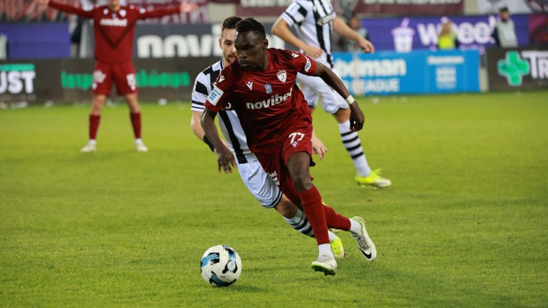 ΑΕΛ: Μέσα ο Αποστολάκης, εκτός ο Σίστο