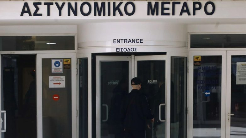 Παραδόθηκε ο δράστης, στον αέρα το κίνητρο