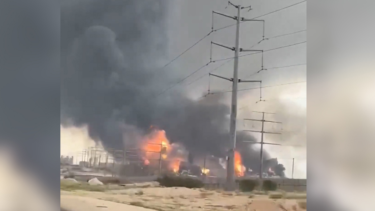 Το Ιράν απειλεί με αντίποινα μετά την επίθεση στο μεγαλύτερο διυλιστήριο αερίου – Εκτοξεύτηκαν πετρέλαιο και φυσικό αέριο