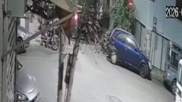 Αμπελόκηποι: Η στιγμή που η μεθυσμένη οδηγός παίρνει σβάρνα τα σταθμευμένα οχήματα