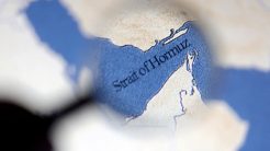 LIVE: Αντίστροφη μέτρηση για το τελεσίγραφο Τραμπ στο Ιράν