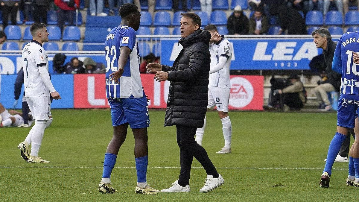 Ο Λουίς Γκαρθία Πλάθα αναλαμβάνει τη Σεβίλλη