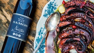 Χταπόδι με πετιμέζι και Μοσχάτο κρασί Σάμου