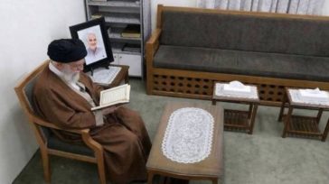 Την τελευταία φωτογραφία του Αλί Χαμενεΐ δημοσίευσαν ιρανικά ΜΜΕ