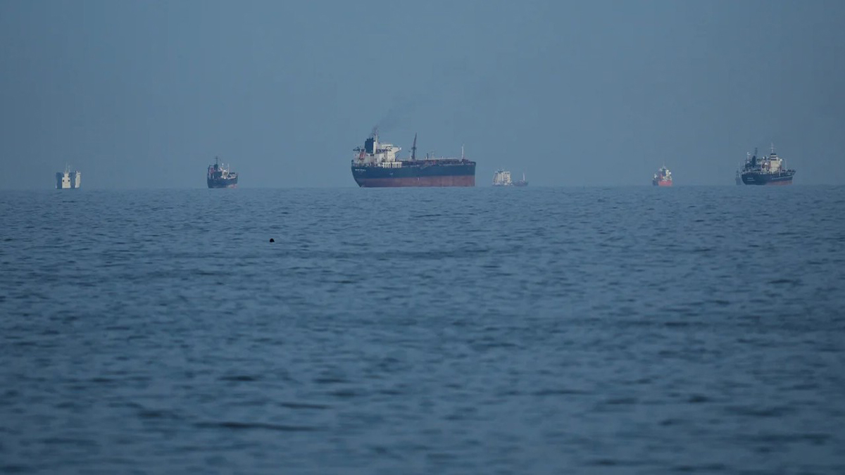 Στενά του Ορμούζ: Πώς ο Τραμπ απείλησε τους Ευρωπαίους μέσω Ουκρανίας