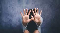 Βασάνιζαν τα παιδιά τους με μαστίγιο