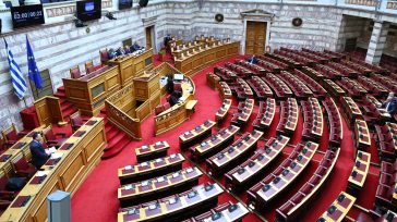 Πολιτική «θύελλα» από τη δικογραφία για τον ΟΠΕΚΕΠΕ