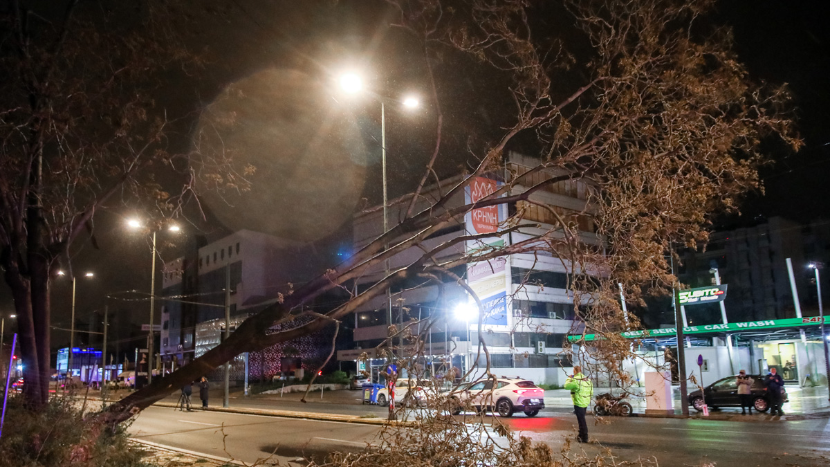 Κακοκαιρία Erminio: Νεκρός άνδρας στη Νέα Μάκρη – Προβλήματα στην Αττική