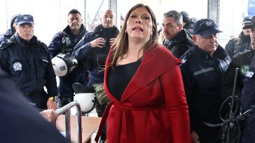 Δίκη για τα Τέμπη: Αποχή δήλωσε η Πρόεδρος της Έδρας «τινάζοντας» τη δίκη στον αέρα