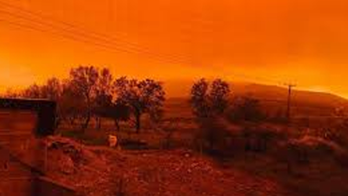 Ο πορτοκαλί ουρανός της Κρήτης μέσα από το βίντεο μίας μητέρας