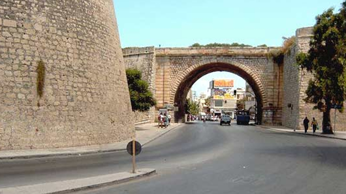 Τραγωδία στο Ηράκλειο: Πέθανε 94χρονος μετά από πτώση από τα Ενετικά Τείχη