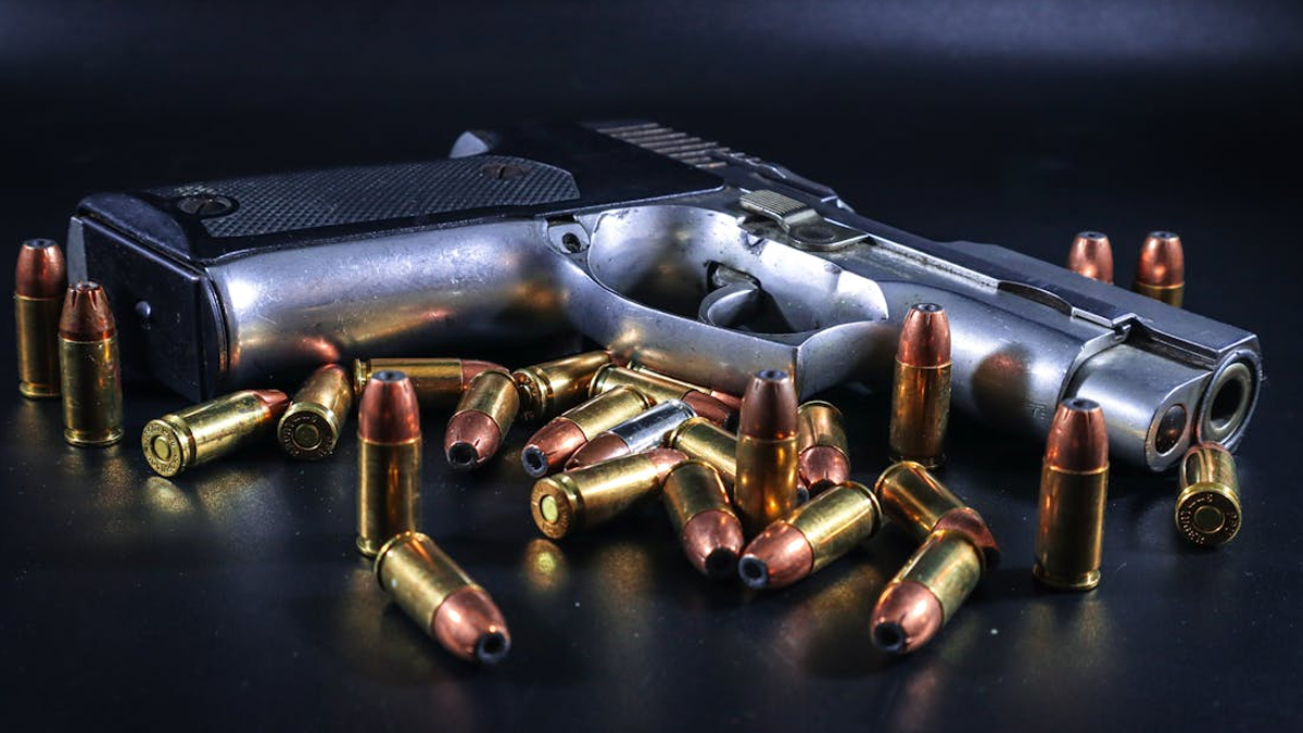 Συνελήφθη 24χρονη στο αεροδρόμιο Ηρακλείου με σφαίρες κρυμμένες σε καρότσι μωρού