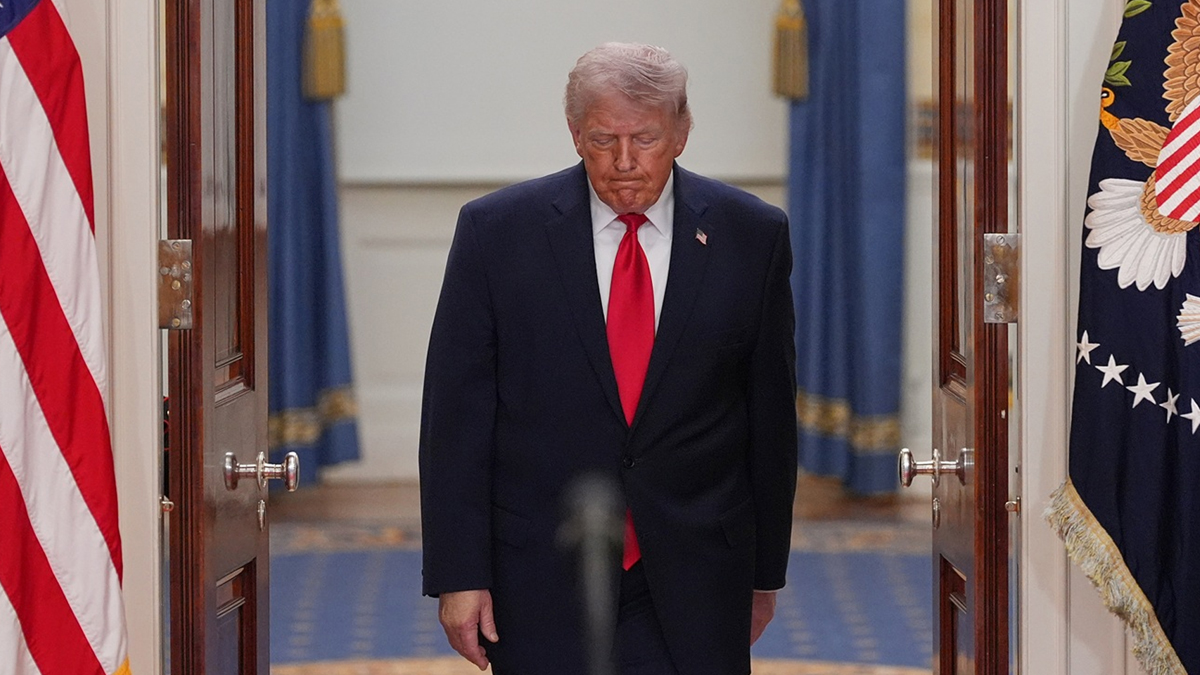 Φήμες για νοσηλεία του Τραμπ – Διαψεύδει ο Λευκός Οίκος