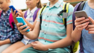 Τέλος Facebook, Instagram, TikTok, για παιδιά κάτω των 15 ετών