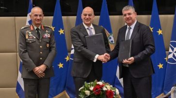 Δένδιας: Υπέγραψε συμφωνία για έργα ενεργειακής αναβάθμισης σε 40 ενεργοβόρα στρατόπεδα