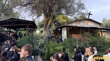 Άγιος Δημήτριος Λουμπαρδιάρης: Με κατάνυξη η λειτουργία και η περιφορά του Επιταφίου