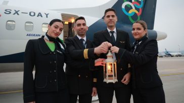 Η AEGEAN και η Olympic Air μετέφεραν το Άγιο Φως στην ελληνική επικράτεια