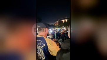 Ο Ντάνιελ Κρέγκ στον επιτάφιο του Αγίου Κωνσταντίνου Γλυφάδας