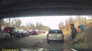 Τελικά προσέχει κανείς το δρόμο ή όλοι οδηγούν στον…”αυτόματο”; (Βίντεο)