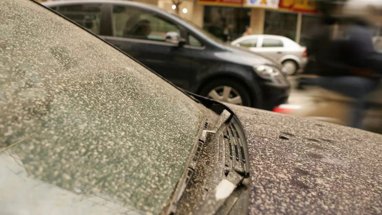 Καιρός: Αφρικάνικη σκόνη, λασποβροχές και ισχυροί άνεμοι