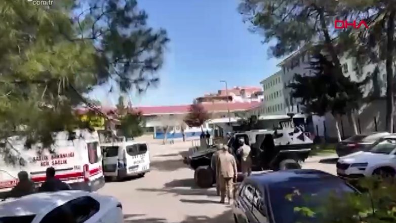 Τέσσερις νεκροί και τουλάχιστον 20 τραυματίες από την ένοπλη επίθεση σε Γυμνάσιο της Τουρκίας Τέσσερις νεκροί και τουλάχιστον 20 τραυματίες από την ένοπλη επίθεση σε Γυμνάσιο της Τουρκίας