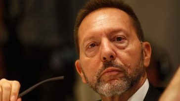 Ανανέωση θητείας Στουρνάρα στην Τράπεζα της Ελλάδος προτείνει η κυβέρνηση