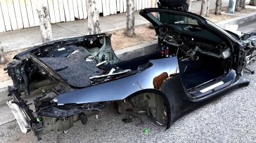 “Έγδυσαν” παρκαρισμένη Porsche 911 Carrera, αφήνοντας μόνο τον… σκελετό