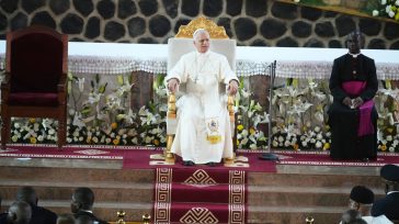 Πάπας από Καμερούν: Μια χούφτα τυράννων καταστρέφει τον κόσμο