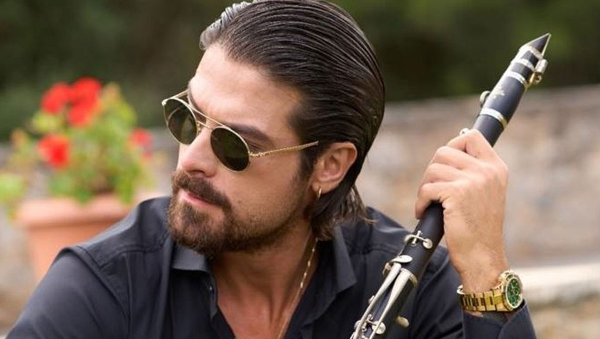 Άρης Μουγκοπέτρος: Επιστρέφει στο στούντιο μετά τον ακρωτηριασμό