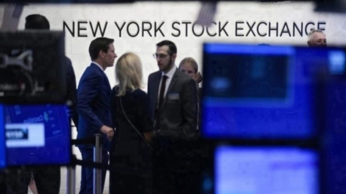 Μεγάλη άνοδος στο Χρηματιστήριο της Νέας Υόρκης, πέφτει κατακόρυφα η τιμή του πετρελαίου