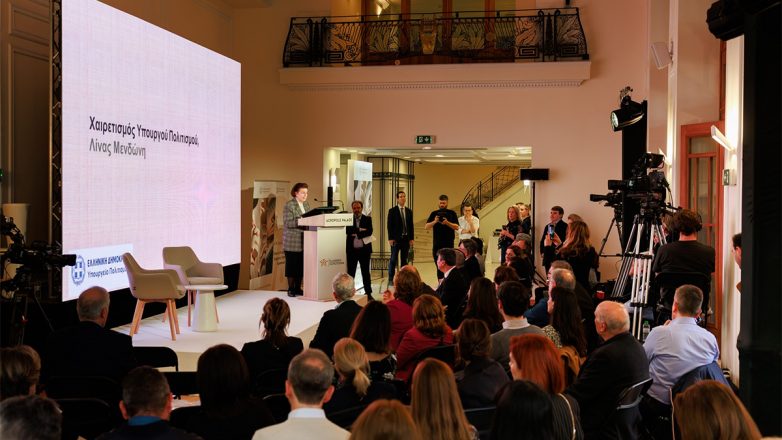 Μενδώνη: «Δημιουργούμε τη νέα γενιά χειροτεχνών με επαγγελματική πιστοποίηση, επιχειρηματικότητα και διεθνή δικτύωση»