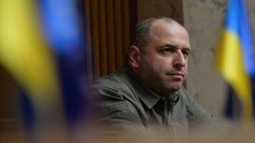 Στην Ινδία για συνομιλίες ο επικεφαλής του συμβουλίου ασφαλείας και άμυνας της Ουκρανίας