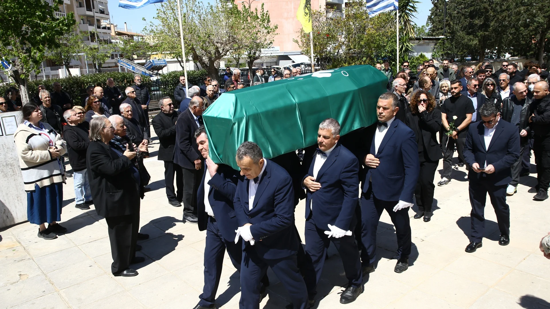 Ο στερνός αποχαιρετισμός στον Γιώργο Γονιό