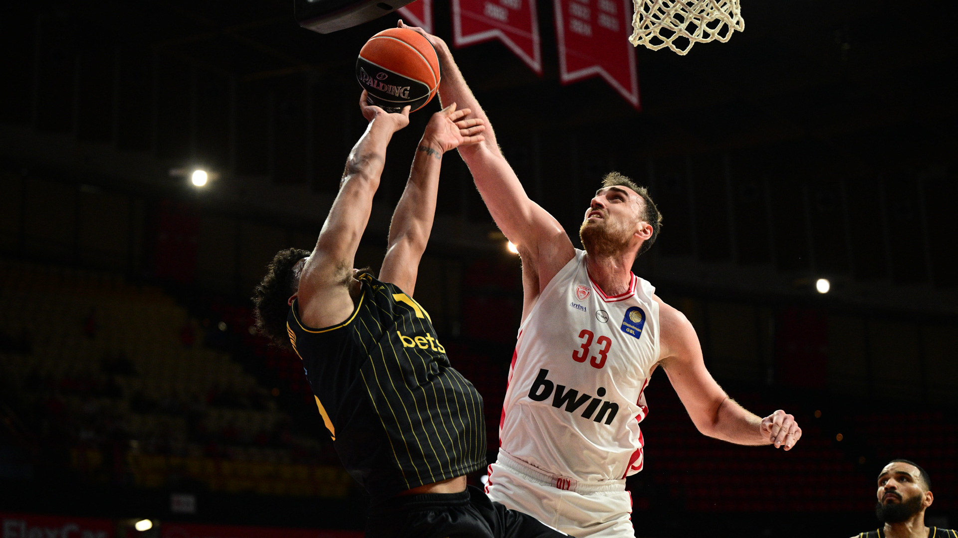 Έκανε το καθήκον του ο Ολυμπιακός, 92-81 τον Άρη