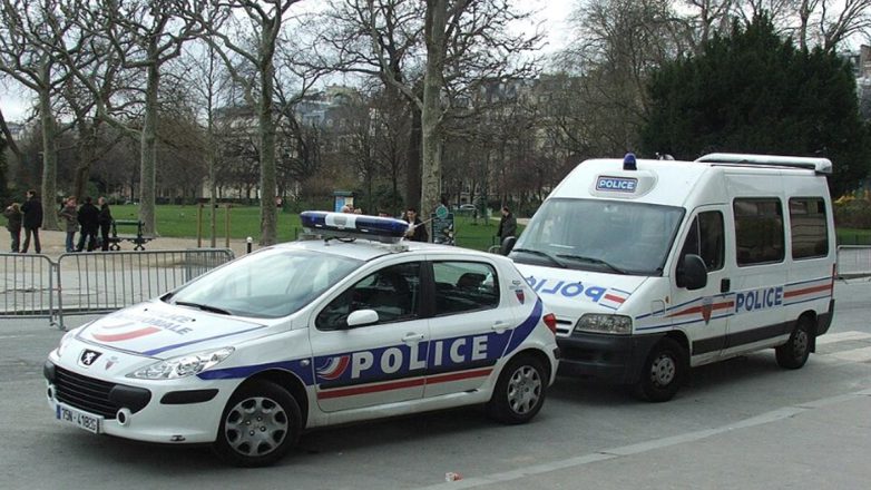 Ελεγχόμενη έκρηξη βόμβας του Β’ Παγκοσμίου Πολέμου κοντά στο Παρίσι