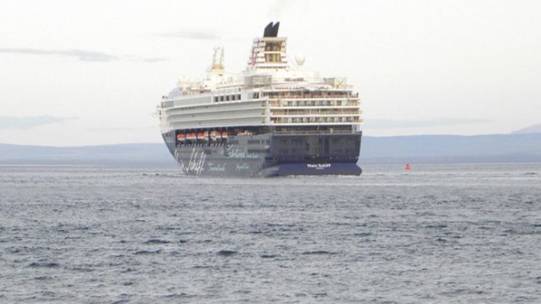 H Tui Cruises ανακοίνωσε πως δύο πλοία της διήλθαν από τα Στενά του Ορμούζ