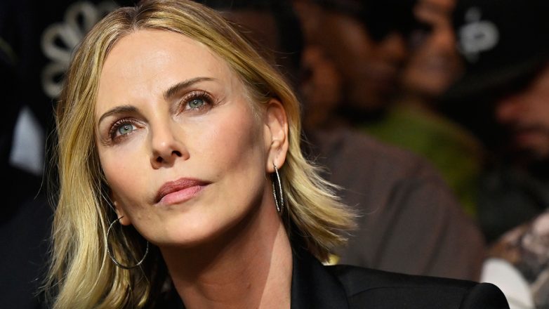 Η Σαρλίζ Θερόν μιλά για τη νύχτα που η μητέρα της σκότωσε τον πατέρα της