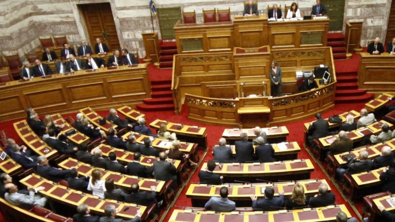 Τομές στον εκλογικό νόμο: Μέχρι 250 το πολύ οι βουλευτές