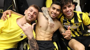 «Πάρτι» στα αποδυτήρια μετά το ντέρμπι