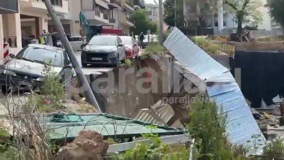 Θεσσαλονίκη: Υποχώρησε το οδόστρωμα – Αυτοκίνητο έπεσε σε εργοτάξιο