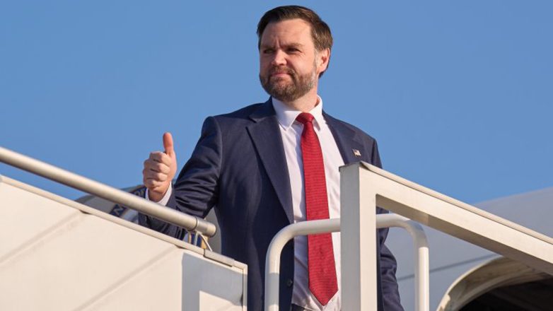 Axios: Ο Τζέι Ντι Βανς στο Πακιστάν την Τρίτη για συνομιλίες με το Ιράν