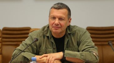 Σφοδρή επίθεση Ρώσου παρουσιαστή κατά της Τζόρτζια Μελόνι με χυδαίους χαρακτηρισμούς